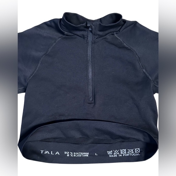 BLACK TALA SPORTS TOP 🖤 - Picture 2 of 3